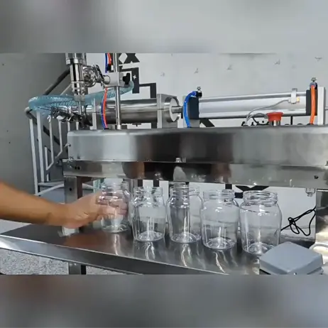 El vídeo de envasadora de líquidos semiautomática