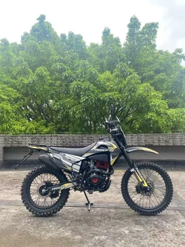 moto todo terreno negra moto todo terreno negra