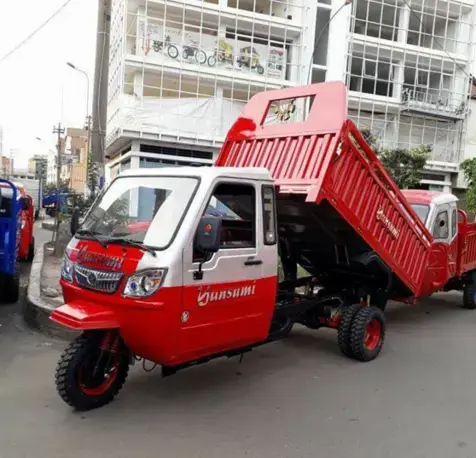 motocarro con cabina cerrada